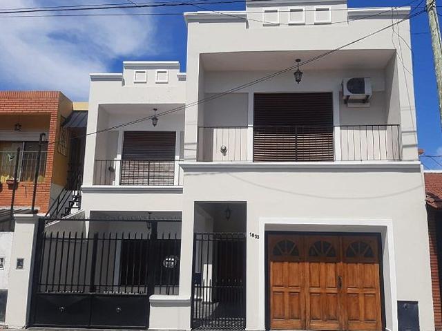 Venta de espectacular Casa 5 o mas ambientes en La Matanza Ramos Mejía