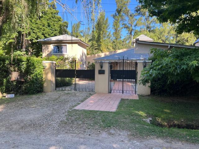 Venta de espectacular Casa 5 o mas ambientes en La Plata Villa Elisa