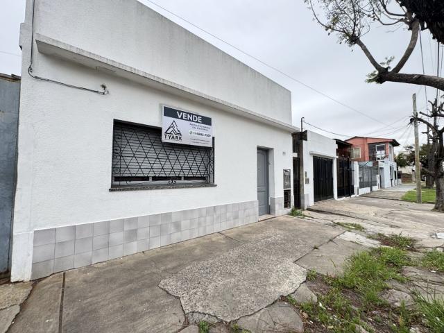 Venta de espectacular Casa 5 o mas ambientes en Lanús