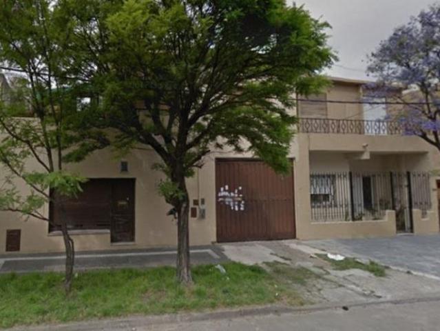 Venta de espectacular Casa 5 o mas ambientes en Lanús Valentín Alsina