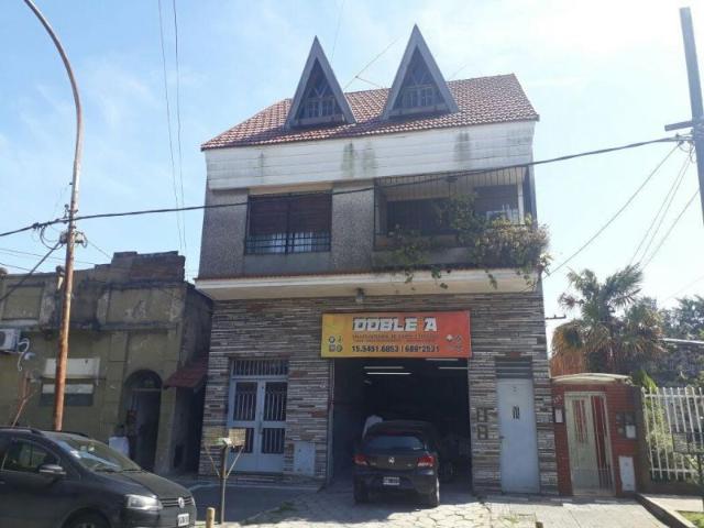 Venta de espectacular Casa 5 o mas ambientes en Lanús Valentín Alsina