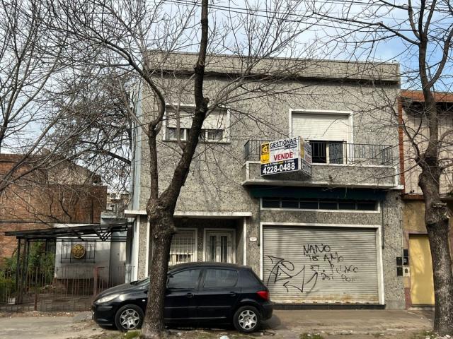 Venta de espectacular Casa 5 o mas ambientes en Lanús Valentín Alsina