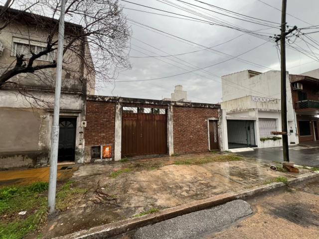 Venta de espectacular Casa 5 o mas ambientes en Lanús Valentín Alsina