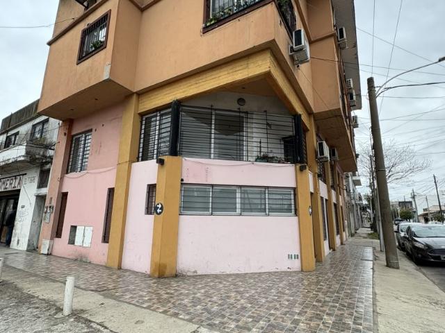 Venta de espectacular Casa 5 o mas ambientes en Lanús Lanús Este