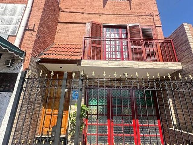 Venta de espectacular Casa 5 o mas ambientes en Lanús Lanús Este