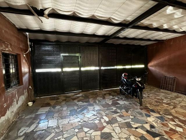 Venta de espectacular Casa 5 o mas ambientes en Las Talitas