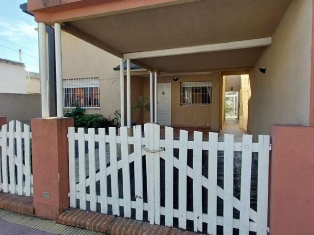 Venta de espectacular Casa 5 o mas ambientes en Lomas de Zamora