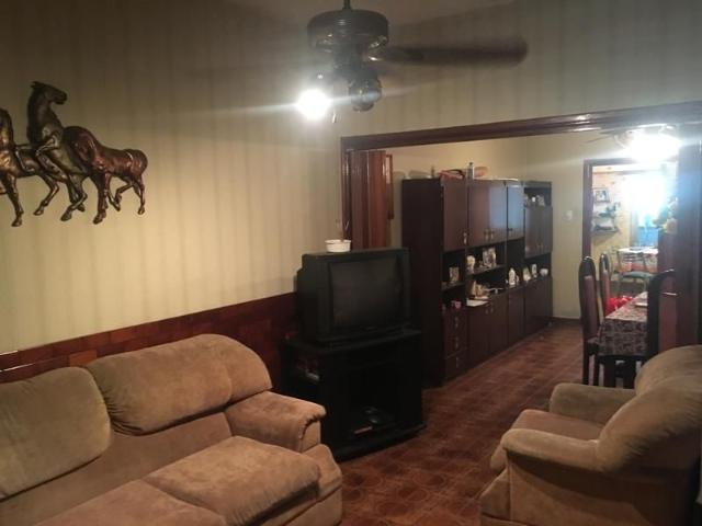 Venta de espectacular Casa 5 o mas ambientes en Lomas de Zamora Banfield