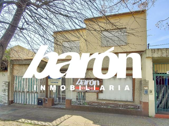 Venta de espectacular Casa 5 o mas ambientes en Lomas de Zamora Temperley