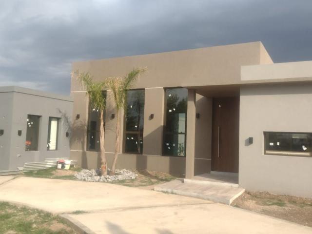 Venta de espectacular Casa 5 o mas ambientes en Luján
