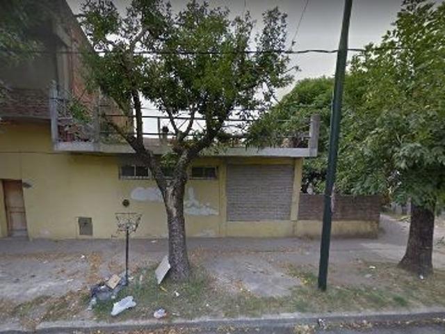 Venta de espectacular Casa 5 o mas ambientes en Almirante Brown Malvinas Argentinas