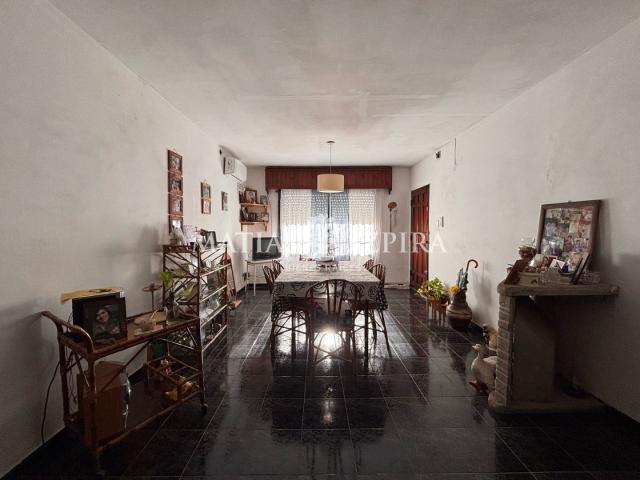 Venta de espectacular Casa 5 o mas ambientes en Moreno