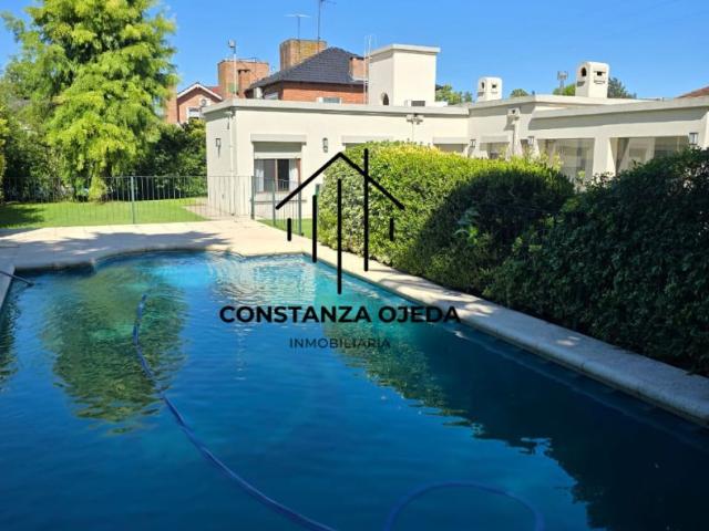 Venta de espectacular Casa 5 o mas ambientes en Moreno
