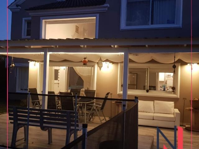 Venta de espectacular Casa 5 o mas ambientes en Moreno