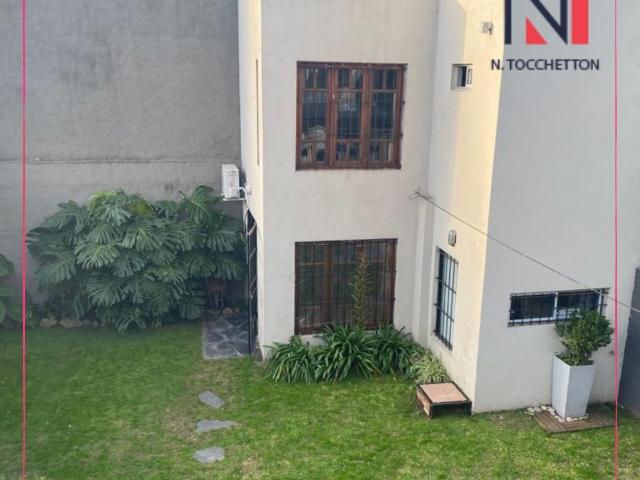 Venta de espectacular Casa 5 o mas ambientes en Moreno