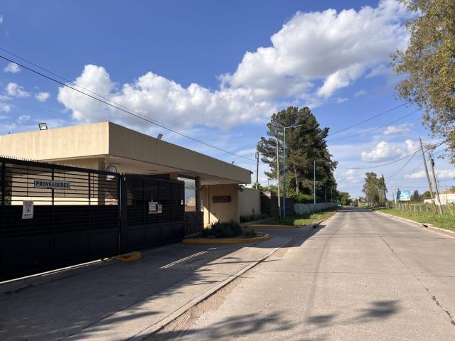 Venta de espectacular Casa 5 o mas ambientes en Moreno Francisco Alvarez