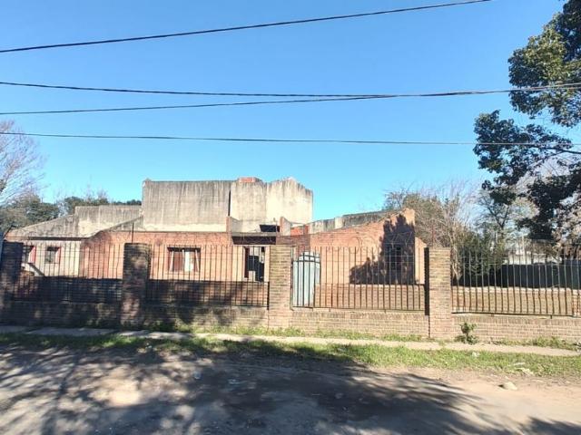 Venta de espectacular Casa 5 o mas ambientes en Moreno Paso del Rey