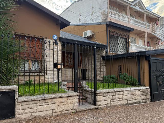 Venta de espectacular Casa 5 o mas ambientes en Morón