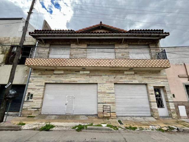 Venta de espectacular Casa 5 o mas ambientes en Morón Villa Sarmiento