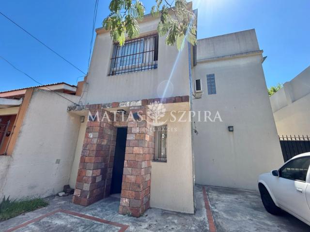Venta de espectacular Casa 5 o mas ambientes en Morón Castelar