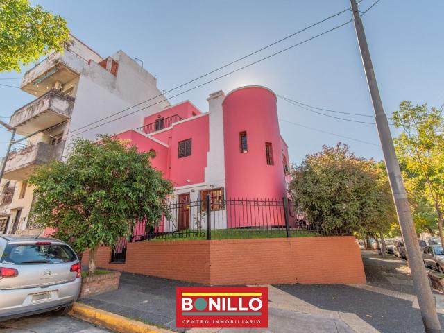 Venta de espectacular Casa 5 o mas ambientes en Parque Chas