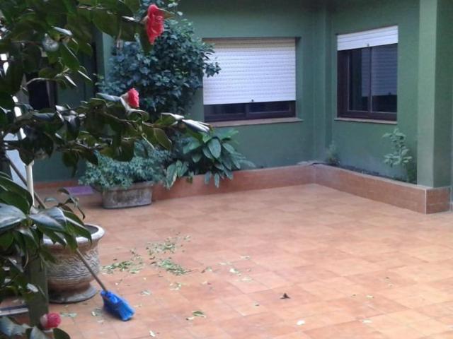 Venta de espectacular Casa 5 o mas ambientes en Parque Avellaneda