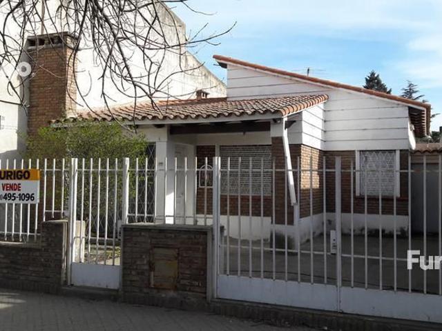 Venta de espectacular Casa 5 o mas ambientes en Rosario