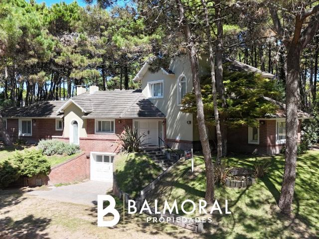 Venta de espectacular Casa 5 o mas ambientes en Pinamar