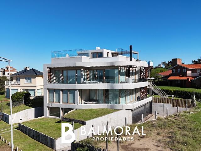 Venta de espectacular Casa 5 o mas ambientes en Pinamar