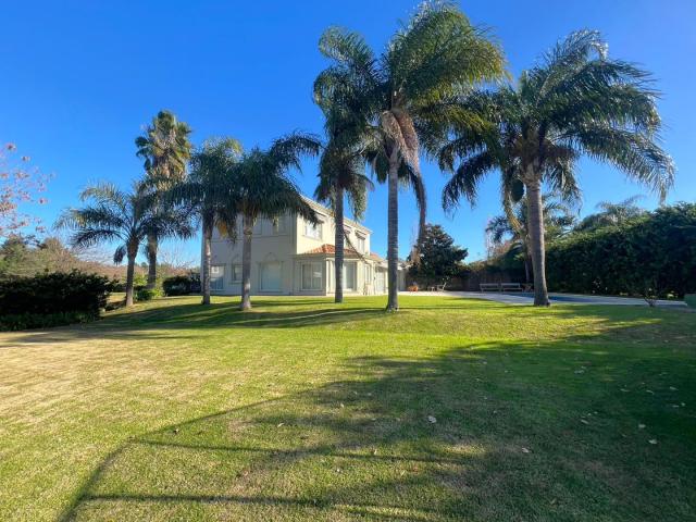 Venta de espectacular Casa 5 o mas ambientes en Pilar
