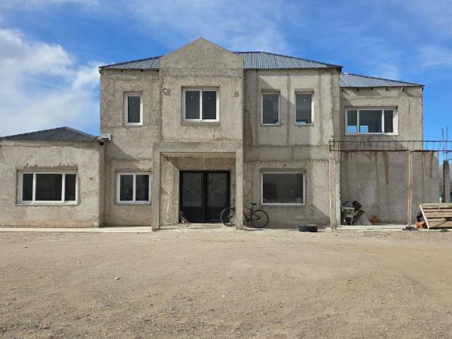 Venta de espectacular Casa 5 o mas ambientes en Plottier
