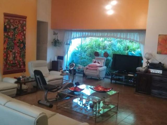 Venta de espectacular Casa 5 o mas ambientes en Quilmes Bernal