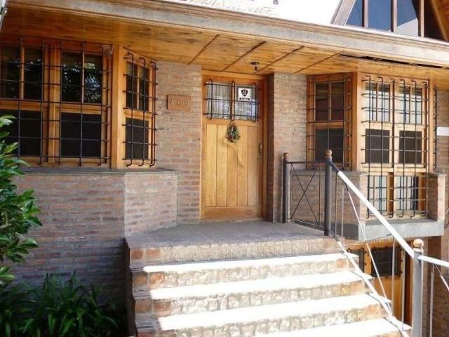 Venta de espectacular Casa 5 o mas ambientes en Quilmes Quilmes