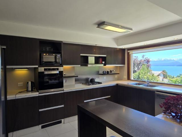 Venta de espectacular Casa 5 o mas ambientes en San Carlos de Bariloche