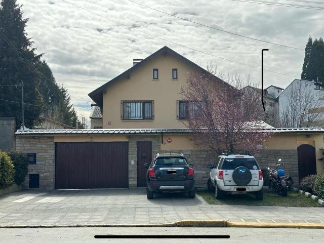Venta de espectacular Casa 5 o mas ambientes en San Carlos de Bariloche