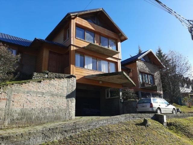 Venta de espectacular Casa 5 o mas ambientes en San Carlos de Bariloche