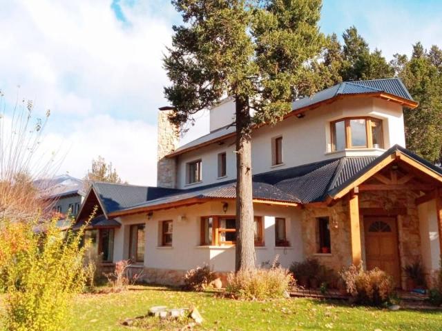 Venta de espectacular Casa 5 o mas ambientes en San Carlos de Bariloche