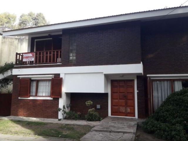 Venta de espectacular Casa 5 o mas ambientes en San Bernardo