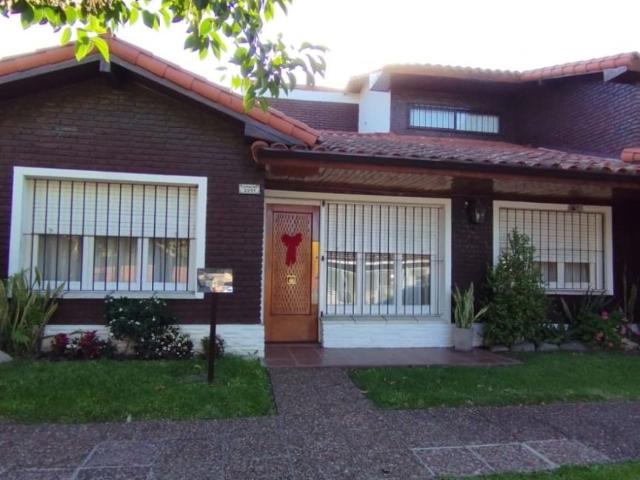 Venta de espectacular Casa 5 o mas ambientes en San Isidro Martínez