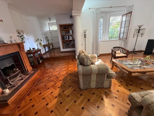 Venta de espectacular Casa 5 o mas ambientes en San Isidro Martínez