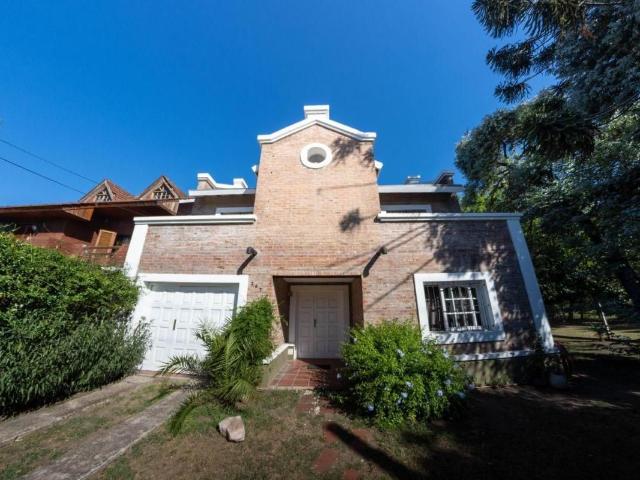 Venta de espectacular Casa 5 o mas ambientes en San Miguel