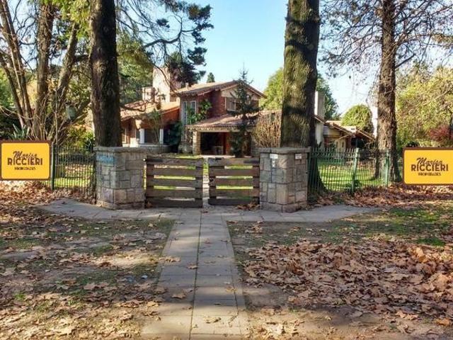 Venta de espectacular Casa 1 ambiente en Almirante Brown Longchamps
