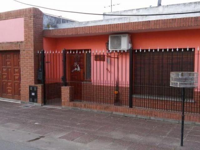 Venta de espectacular Casa 3 ambientes en Berazategui Sourigues