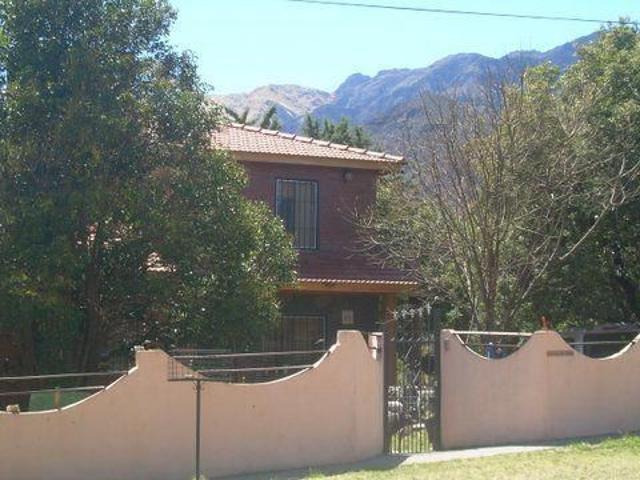 Venta de espectacular Casa 1 ambiente en Florencio Varela Villa San Luis