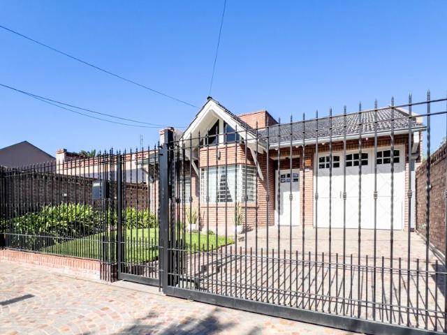 Venta de espectacular Casa 1 ambiente en Ituzaingó