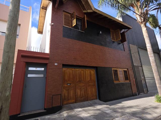 Venta de espectacular Casa 1 ambiente en Lanús Valentín Alsina