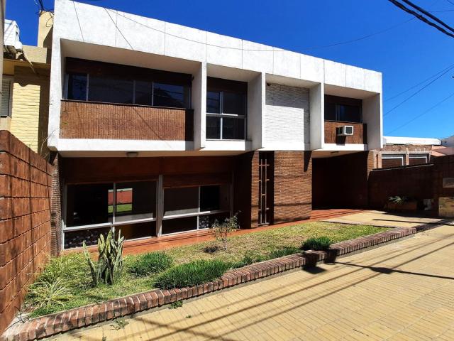 Venta de espectacular Casa 4 ambientes en San Nicolás de los Arroyos