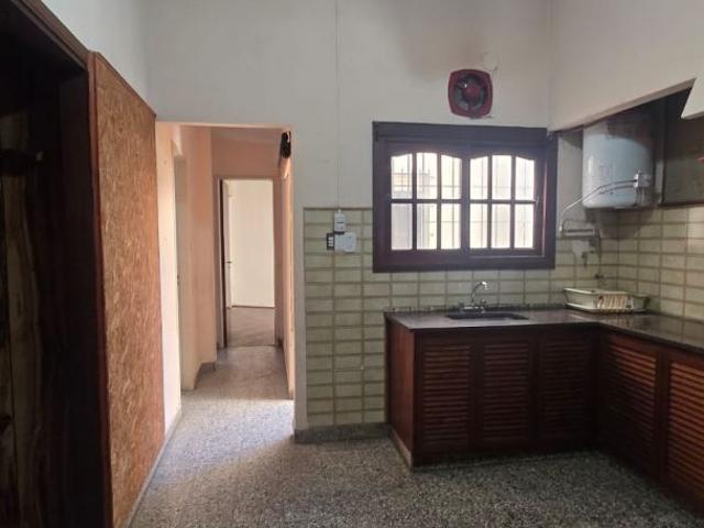Venta de espectacular Casa 1 ambiente en Tres De Febrero Caseros