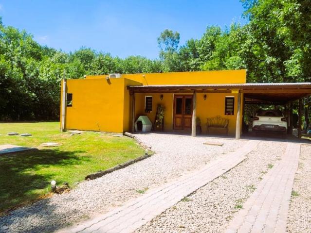 Venta de espectacular Casa 2 ambientes en Brandsen