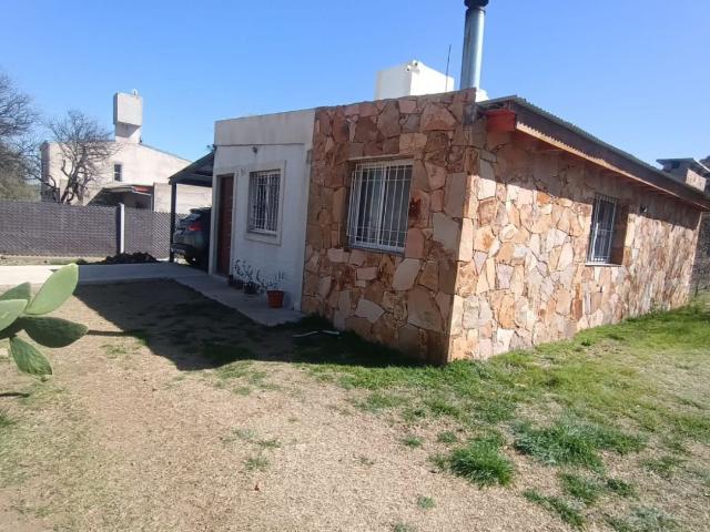 Venta de espectacular Casa 2 ambientes en Juana Koslay